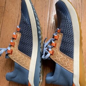 LNWOT Wailuku Sneaker (Women 8.5) - moonlit ocean / vintage blue